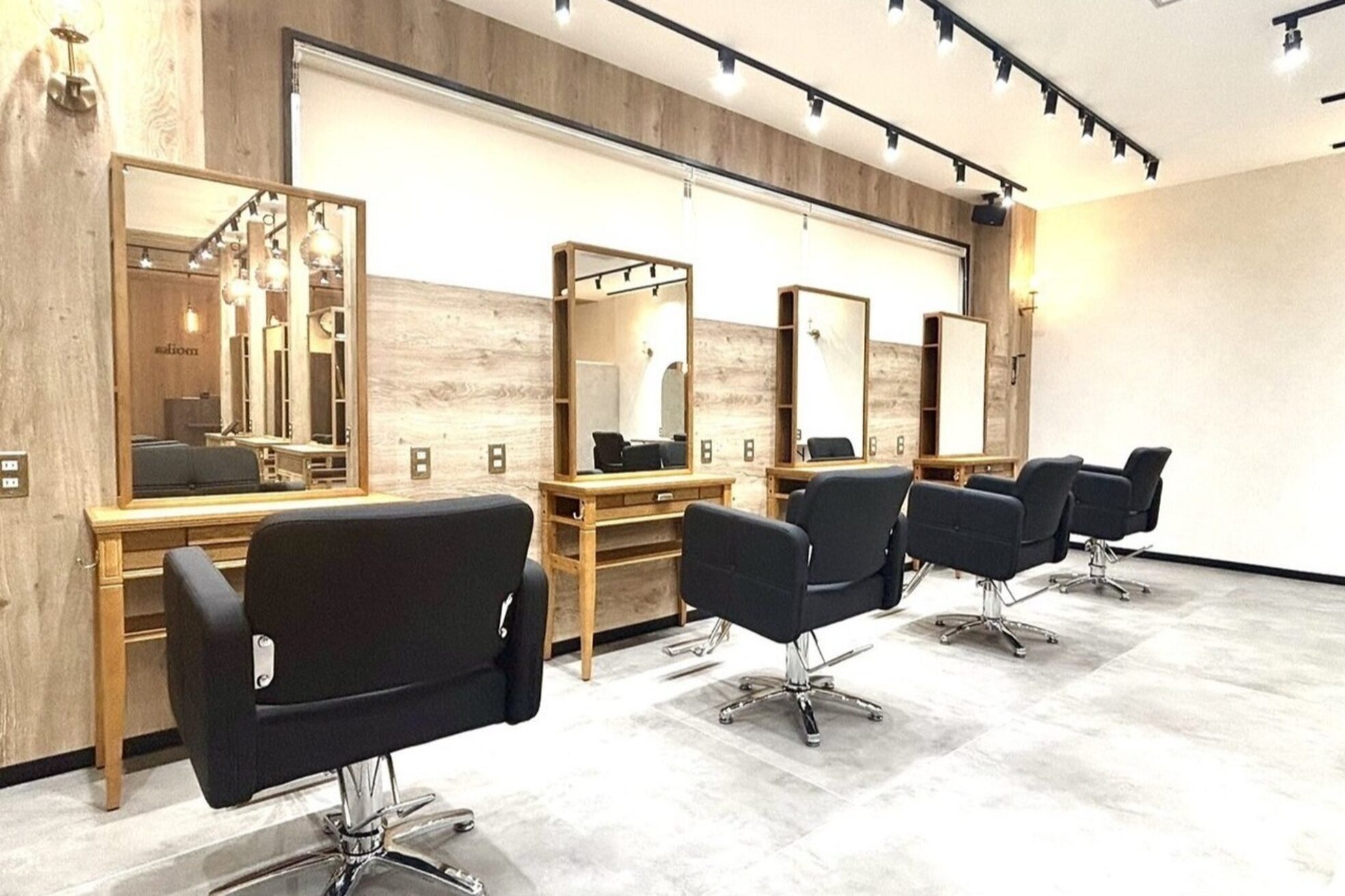 アグ ヘアー モイカ 新札幌駅前店(Agu hair moika)1