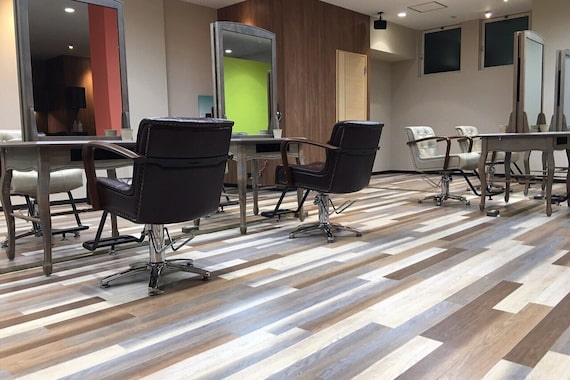 アグ ヘアー ルディ 水沢店(Agu hair rudi)