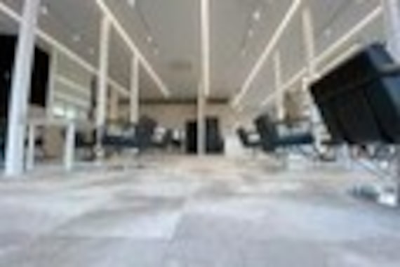 アグ ヘアー カニエ 越前店(Agu hair kanye)