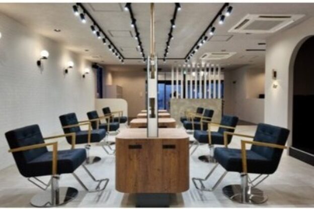 アグ ヘアー リーズン 八戸類家店(Agu hair Reason)1