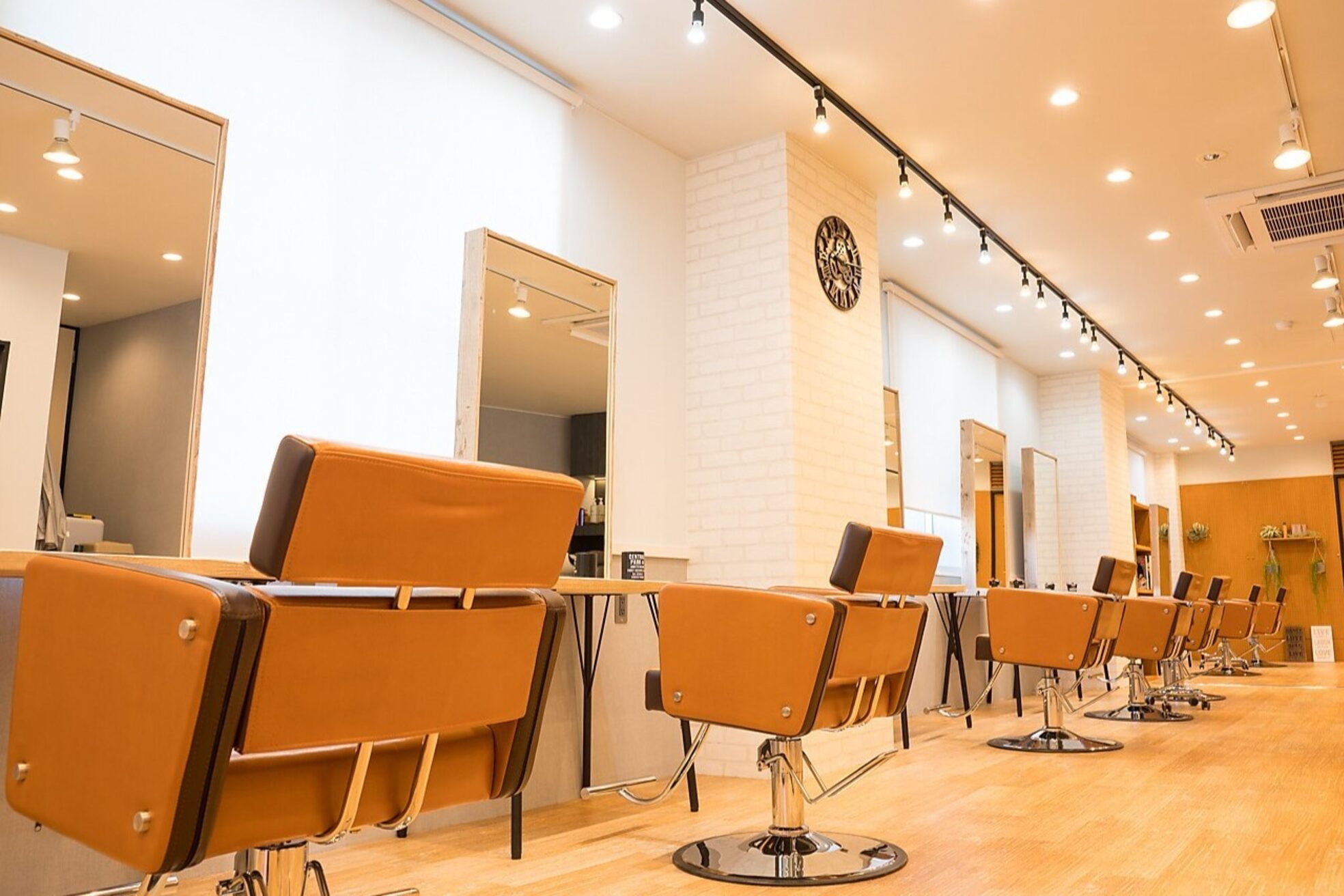 アグ ヘアー ジュエン 三島駅前店(Agu hair juen)1