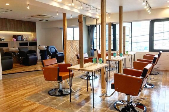 アグ ヘアー ララア 平塚店(Agu hair lalah)