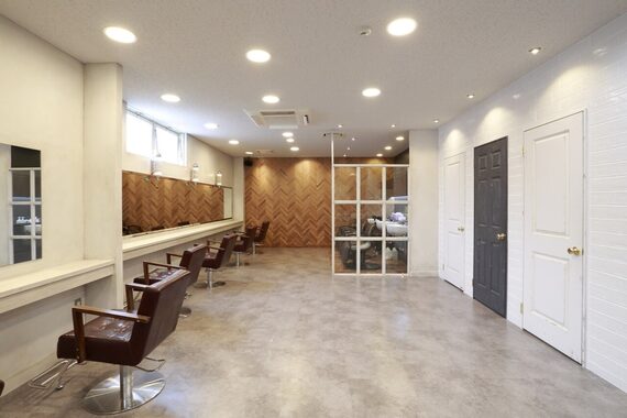 アグ ヘアー フェリー 大船店(Agu hair ferry)