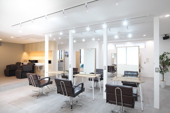 アグ ヘアー ビビ 次郎丸店(Agu hair bibi)