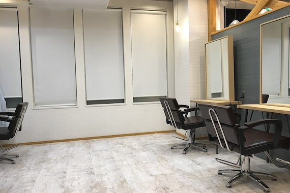 アグ ヘアー ニール 彦根店(Agu hair neelu)