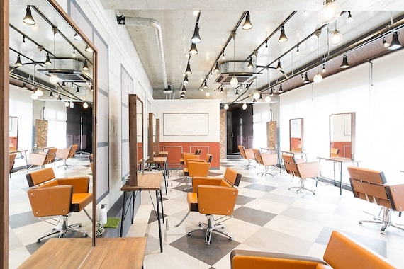 アグ ヘアー エスト 八田店(Agu hair est)