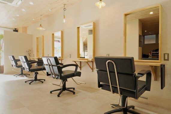 アグ ヘアー ビオラス 甚目寺店(Agu hair violus)