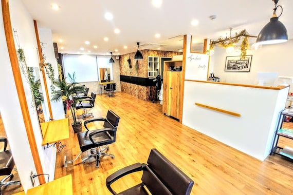 アグ ヘアー トラスティ 岸和田店(Agu hair trusty)