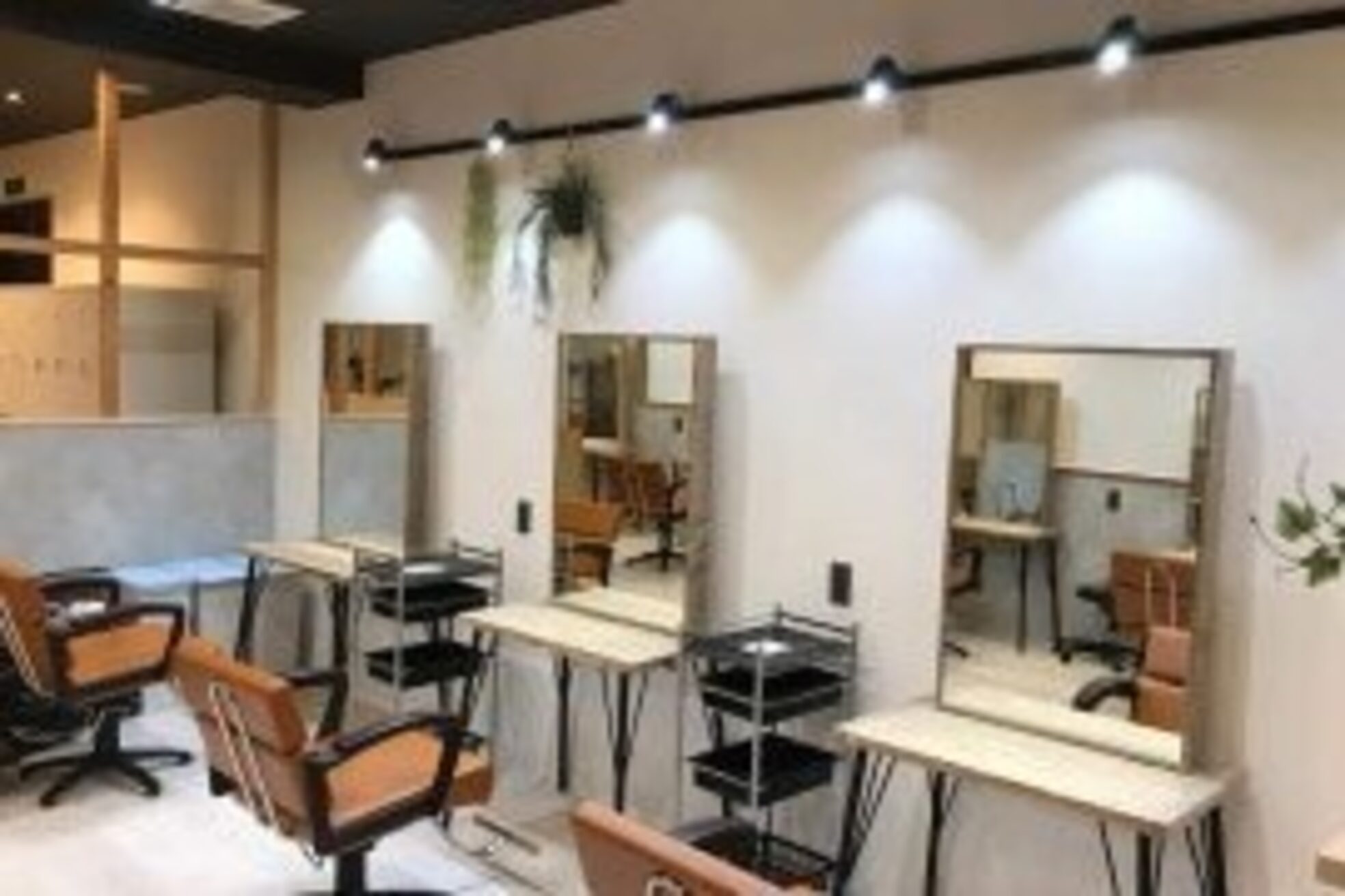 アグ ヘアー ボンド 六名店(Agu hair bond)1