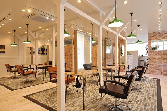 アグ ヘアー イーズ 小牧店(Agu hair eaze)