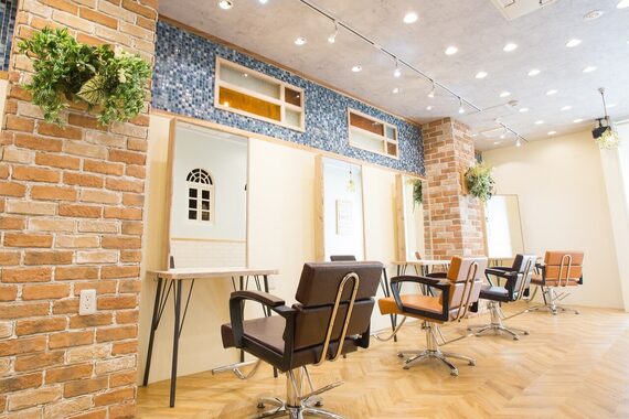 アグ ヘアー ミント 浜松駅前店(Agu hair mint)