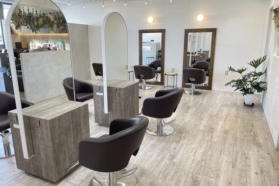 アグ ヘアー エドル 伊勢御薗店(Agu hair EDOL)