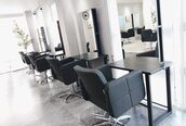 アグ ヘアー ウーヌス 名張店(Agu hair unus)