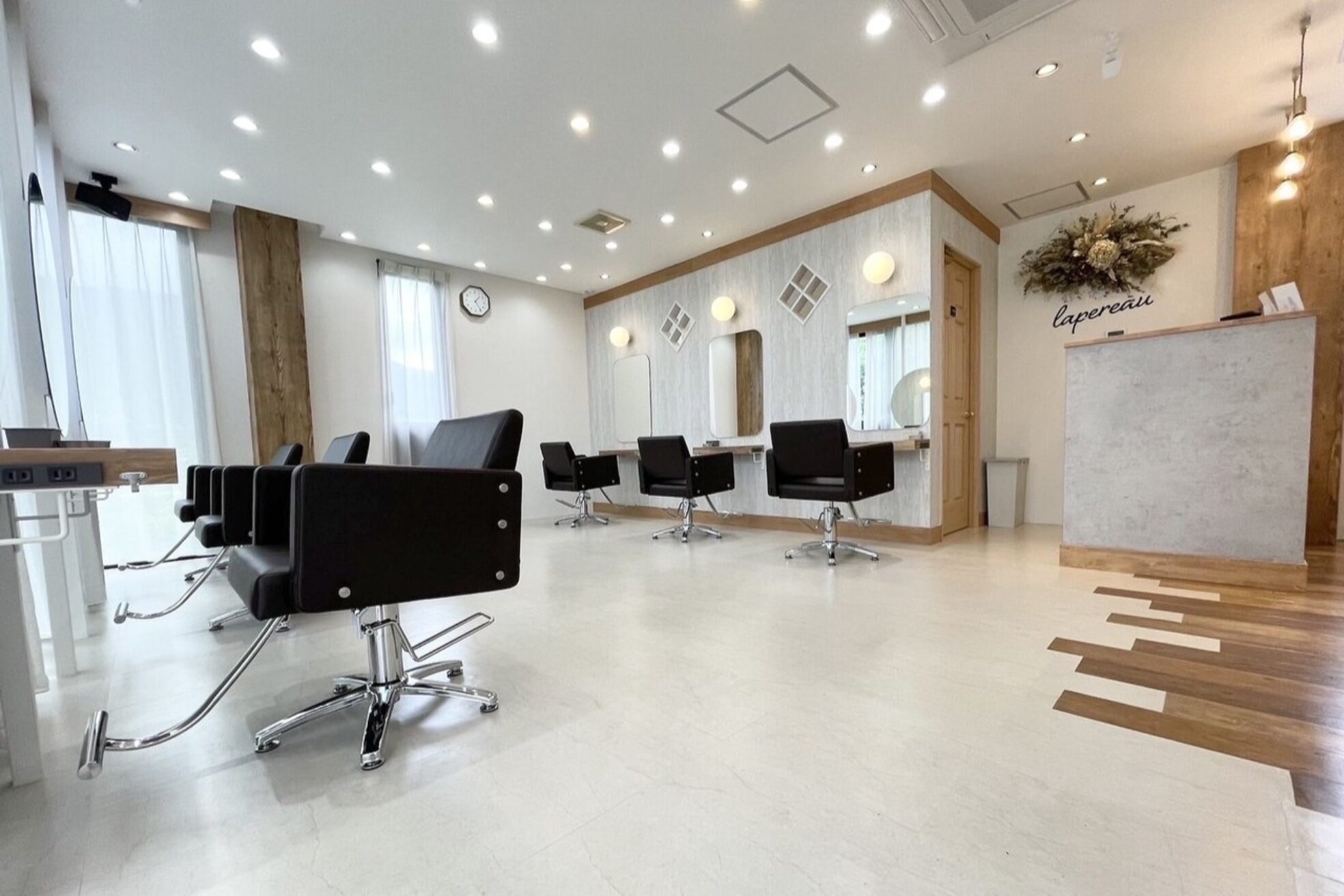 アグ ヘアー ラプロウ 粉河店(Agu hair lapereau)1