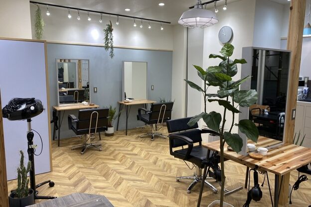 アグ ヘアー モーネ 徳島佐古ハローズ前店(Agu hair mohne)1