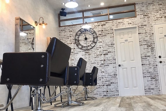 アグ ヘアー フェイバー 和歌山岩出店(Agu hair favor)