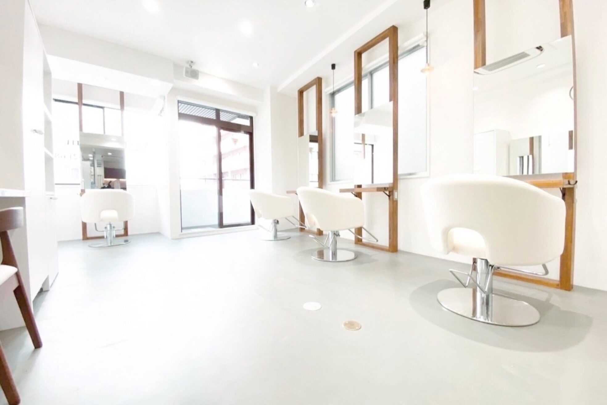 アグ ヘアー ヘルム 市川駅前店(Agu hair helm)1