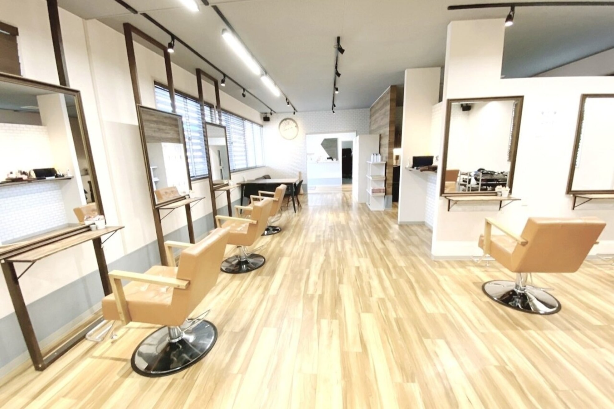 アグ ヘアー エディ 酒田店(Agu hair eddy)1