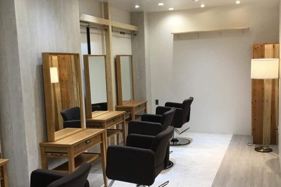 アグ ヘアー ウッディ 三田ウッディタウン店(Agu hair woody)