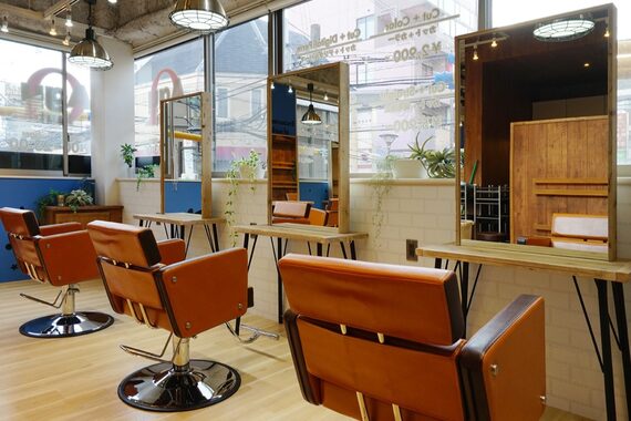 アグ ヘアー ラウト 阪急高槻市駅前店(Agu hair laut)