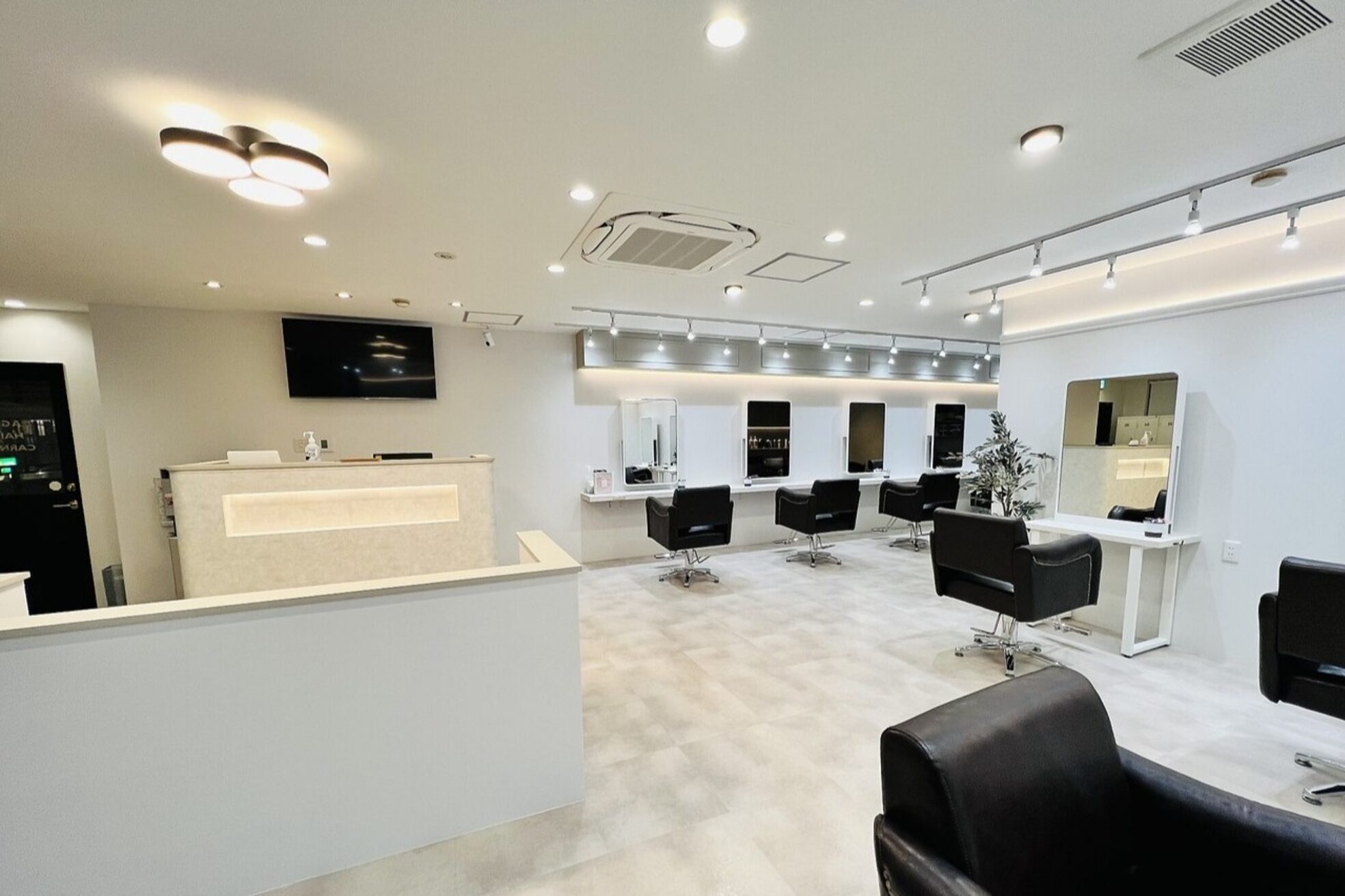 アグ ヘアー カルネ 放出駅前店(Agu hair carnet)1