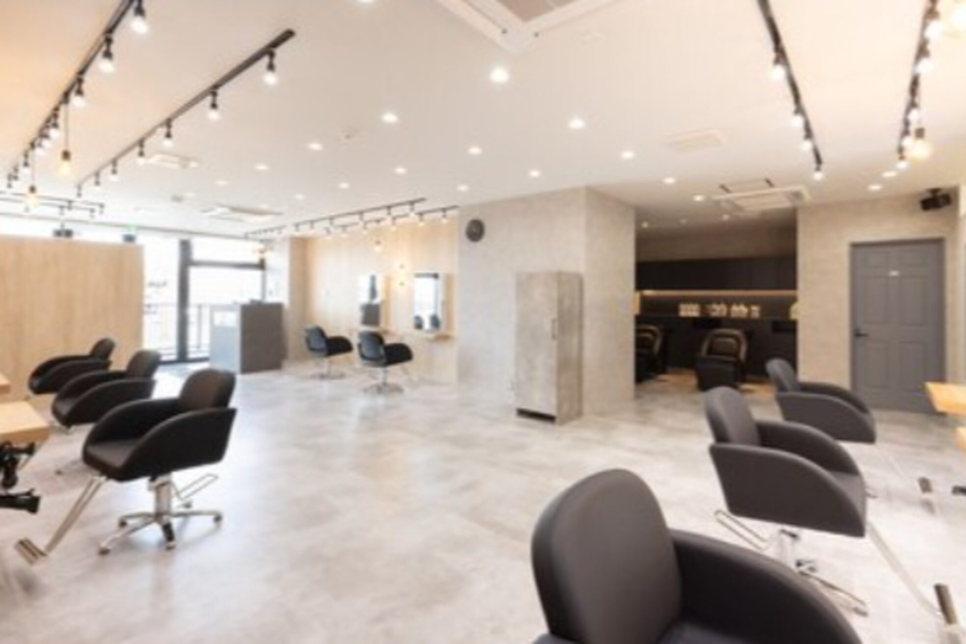 アグ ヘアー イット 九大学研都市店(Agu hair itt)2