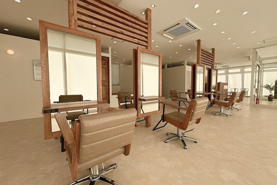 アグ ヘアー シア 岡谷店(Agu hair xia)