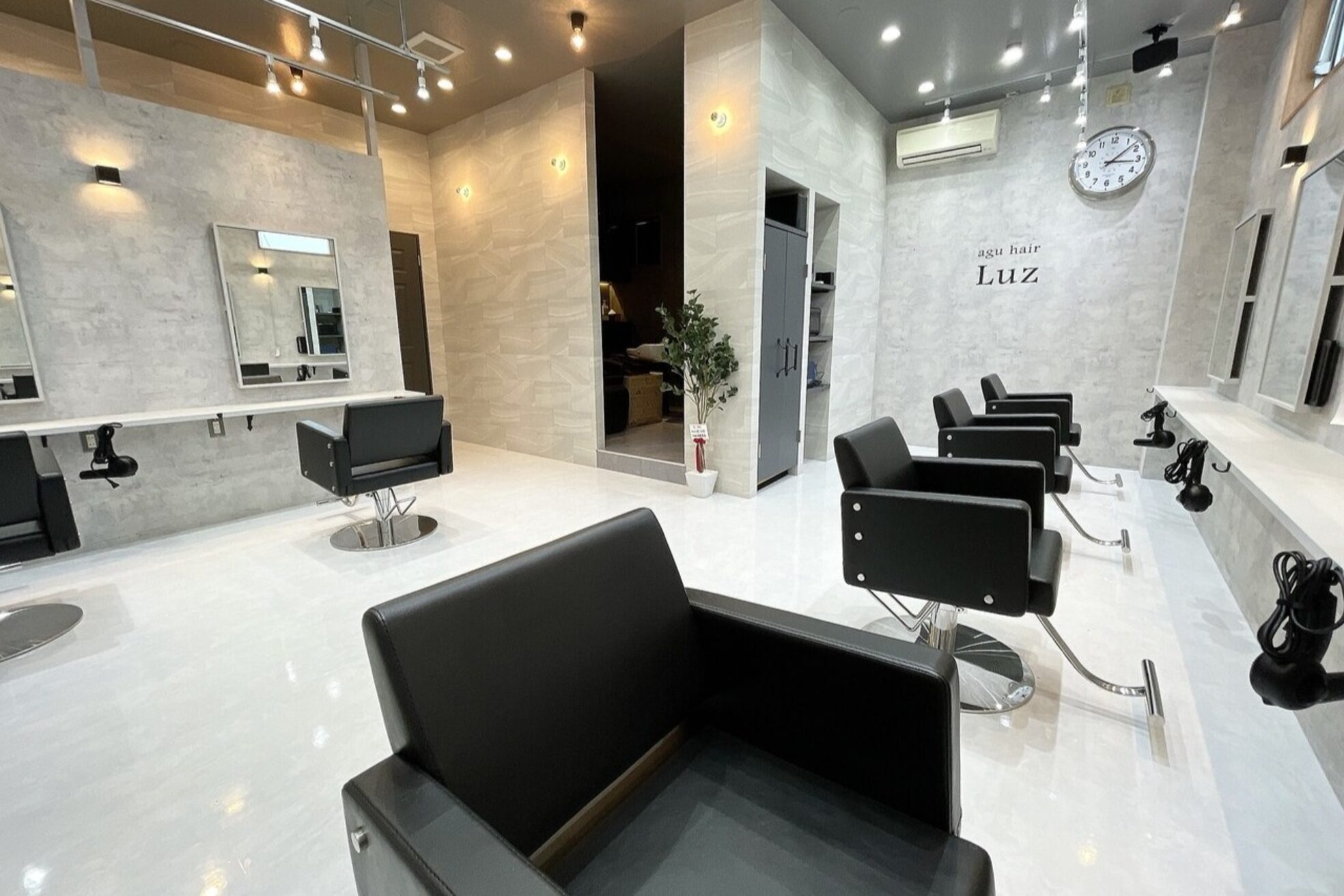 アグ ヘアー ルース 北四ツ居店(Agu hair Luz)1