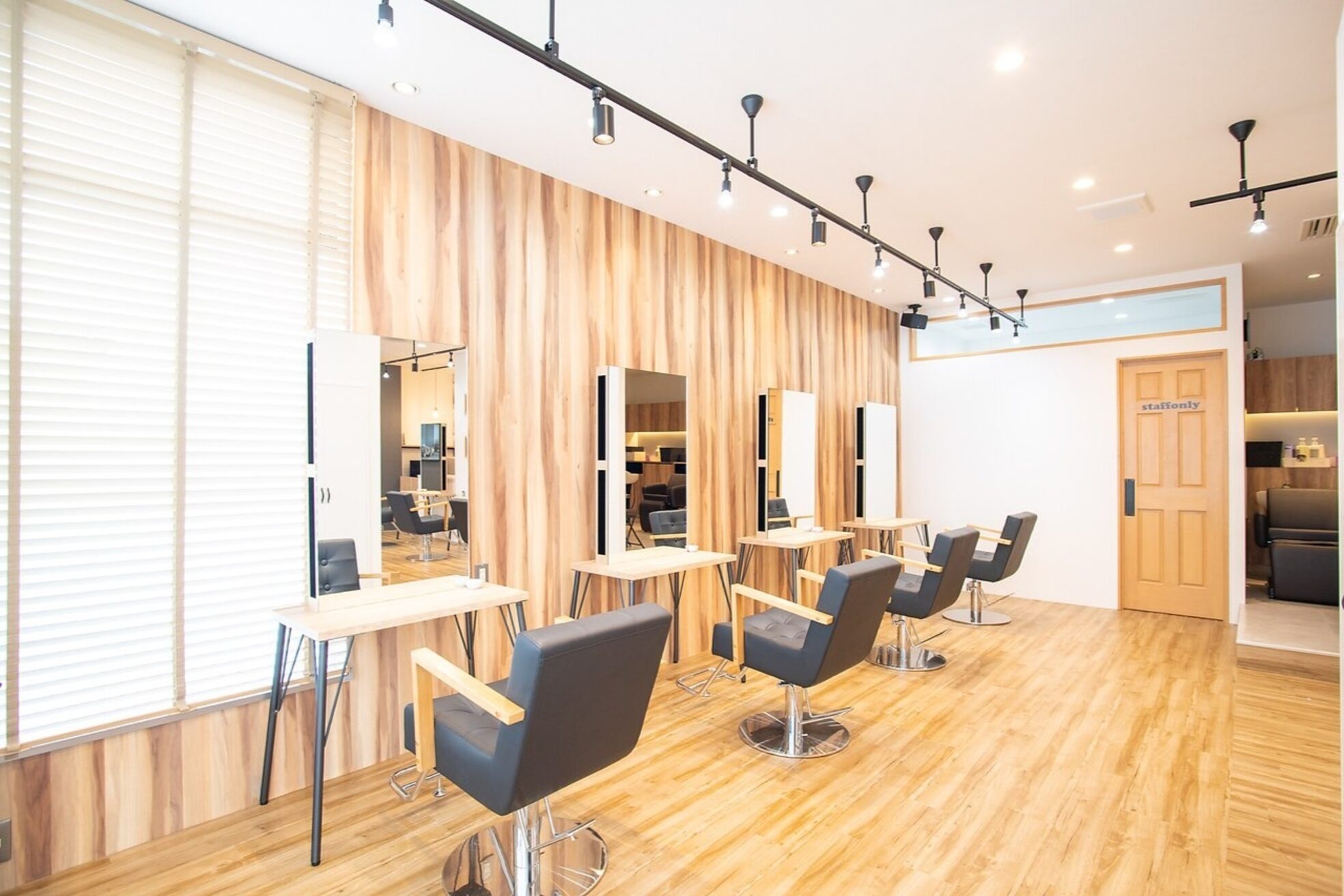 アグ ヘアー ハウス 角田店(Agu hair haus)1