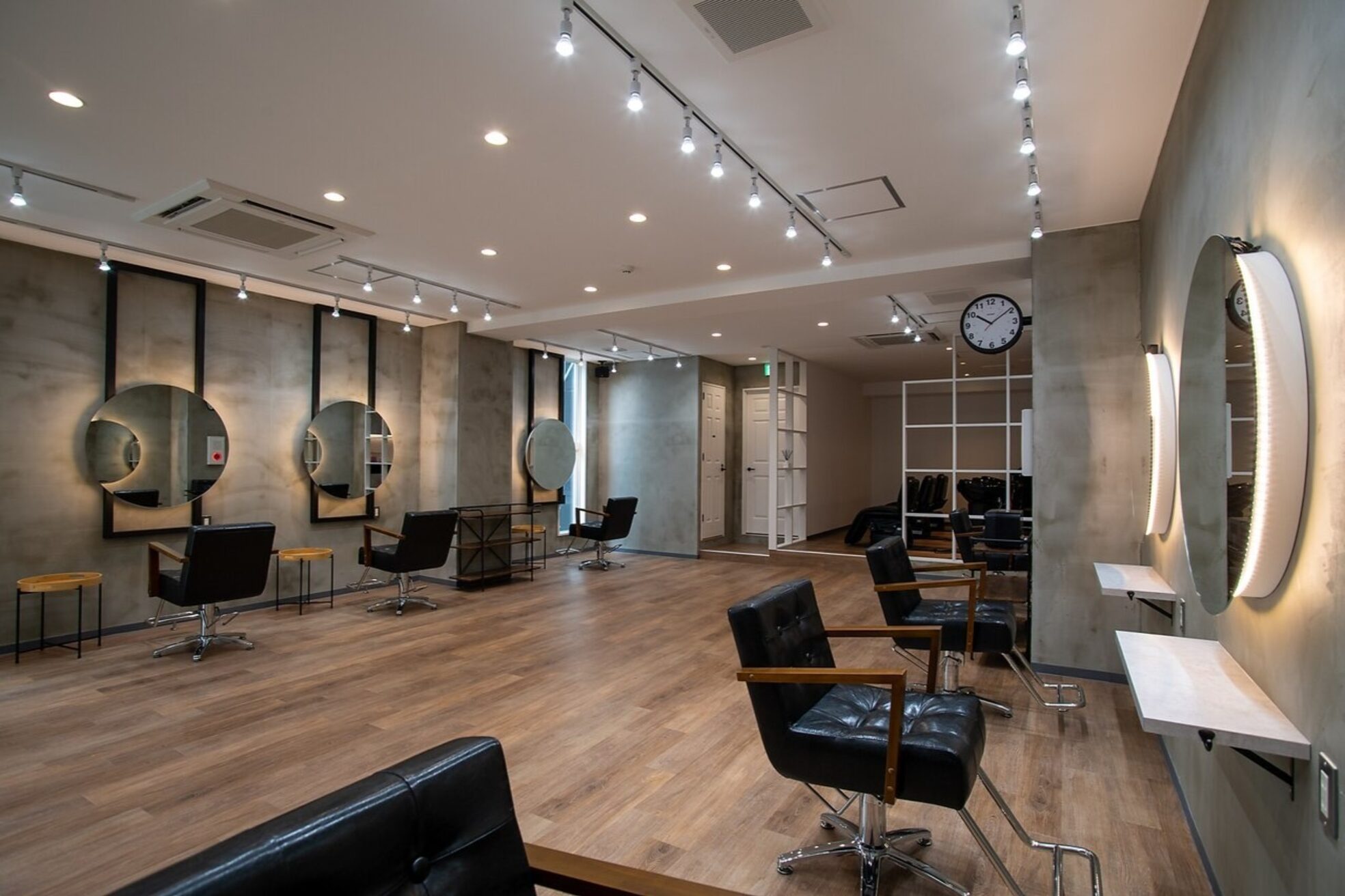 アグ ヘアー リース 本町店(Agu hair re:s)1