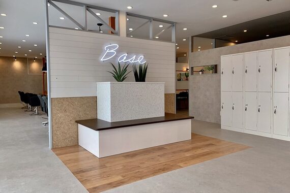 アグ ヘアー ベース 三沢店(Agu hair base)