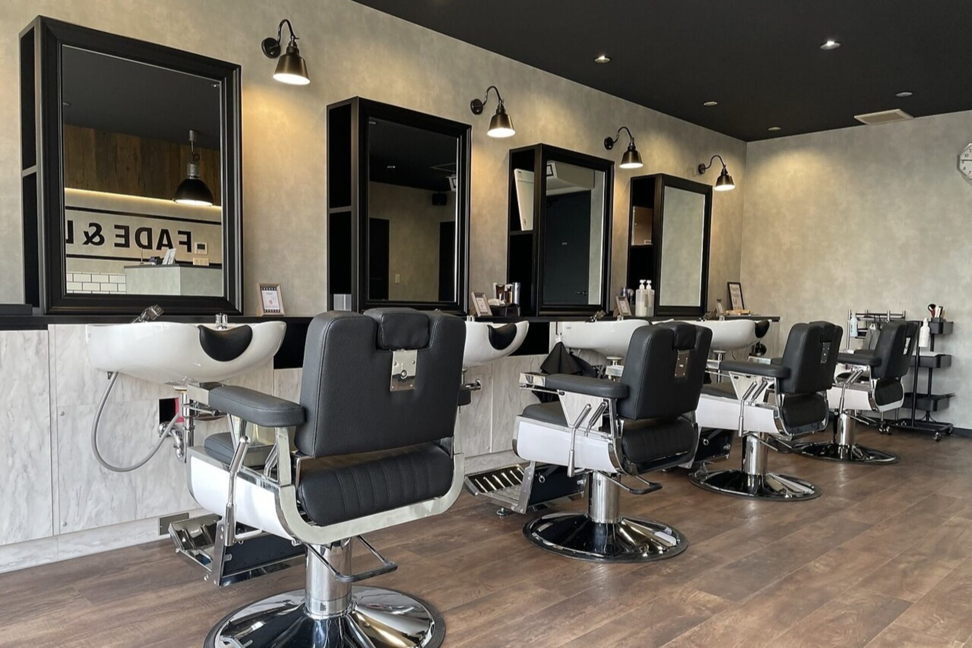 フェードアンドライン 青森三沢(FADE&LINE)1