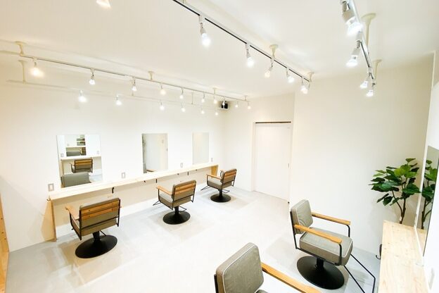 アグ ヘアー ボーテ 大在店(Agu hair beaute)1