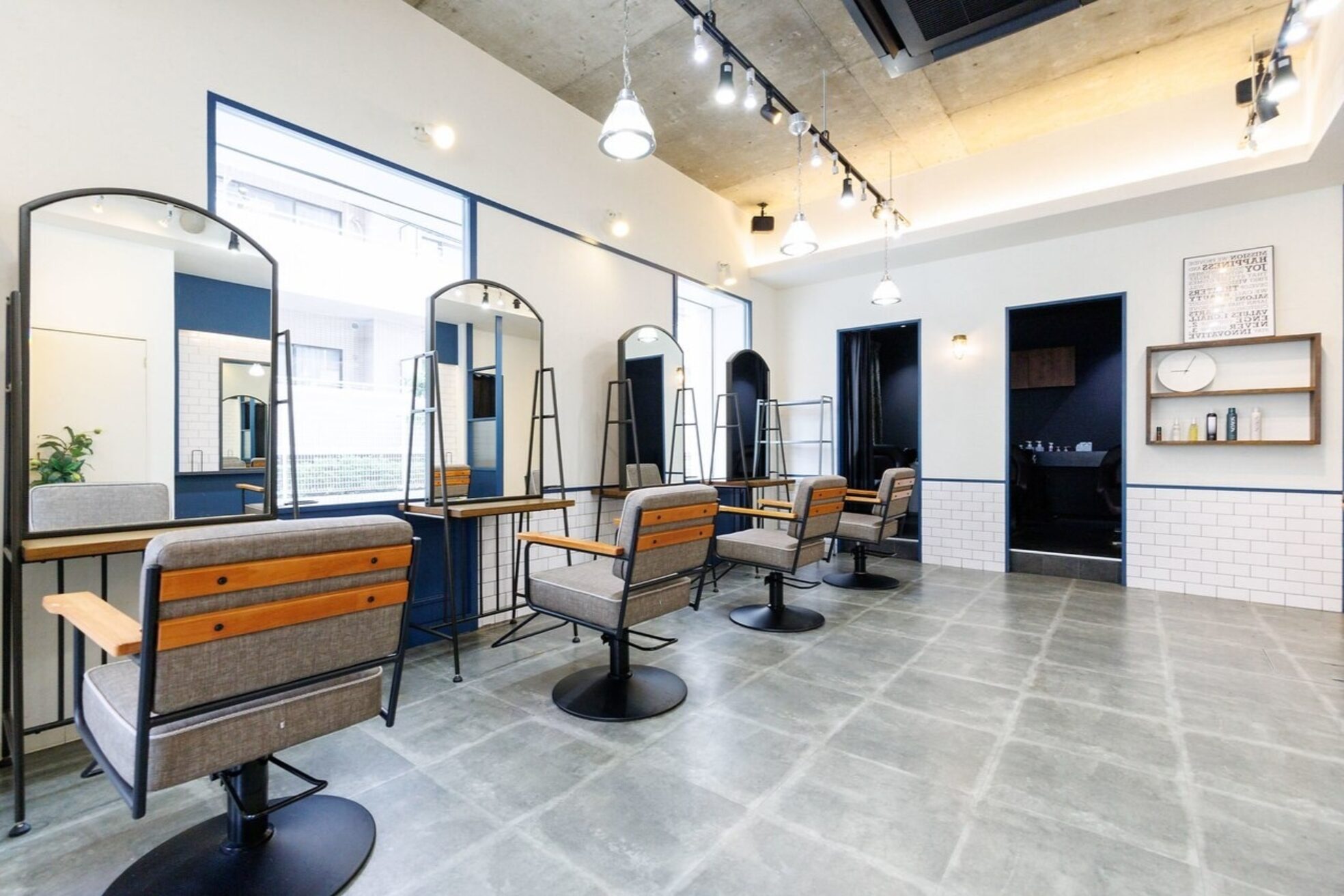 アグ ヘアー アモ 板宿店(Agu hair amo)1