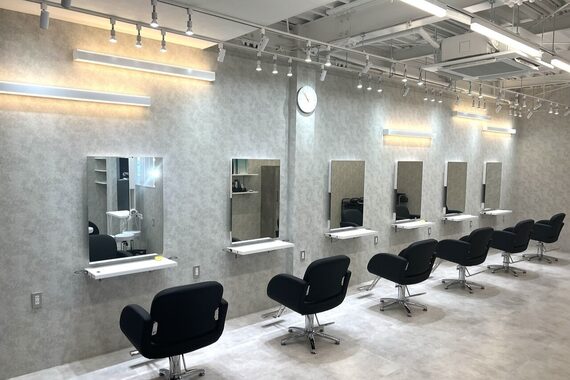 アグ ヘアー ネオン 西尾店(Agu hair neon)