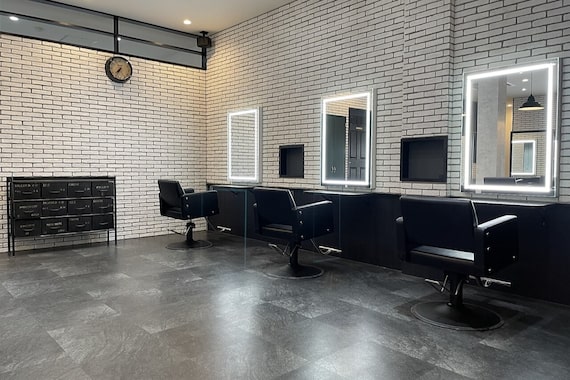 アグ ヘアー ウォーリー 折尾店(Agu hair Wally)