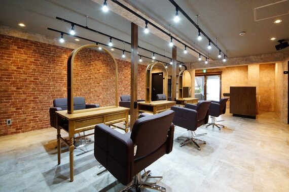 アグ ヘアー ソナ 箕面店(Agu hair sona)