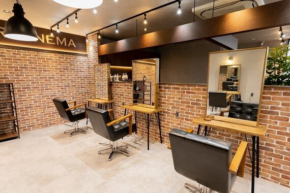 アグ ヘアー キネマ 名古屋西区店(Agu hair kinema)