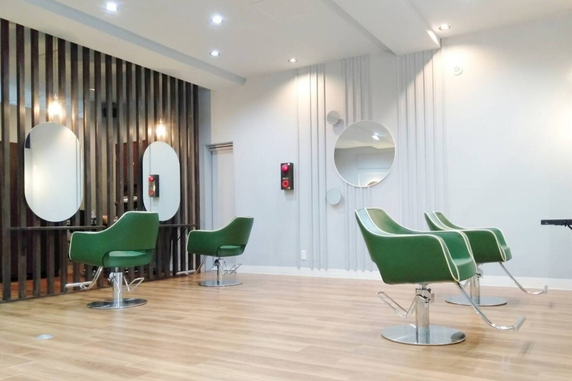 アグ ヘアー ラフィネ 新大宮店(Agu hair raffine)1