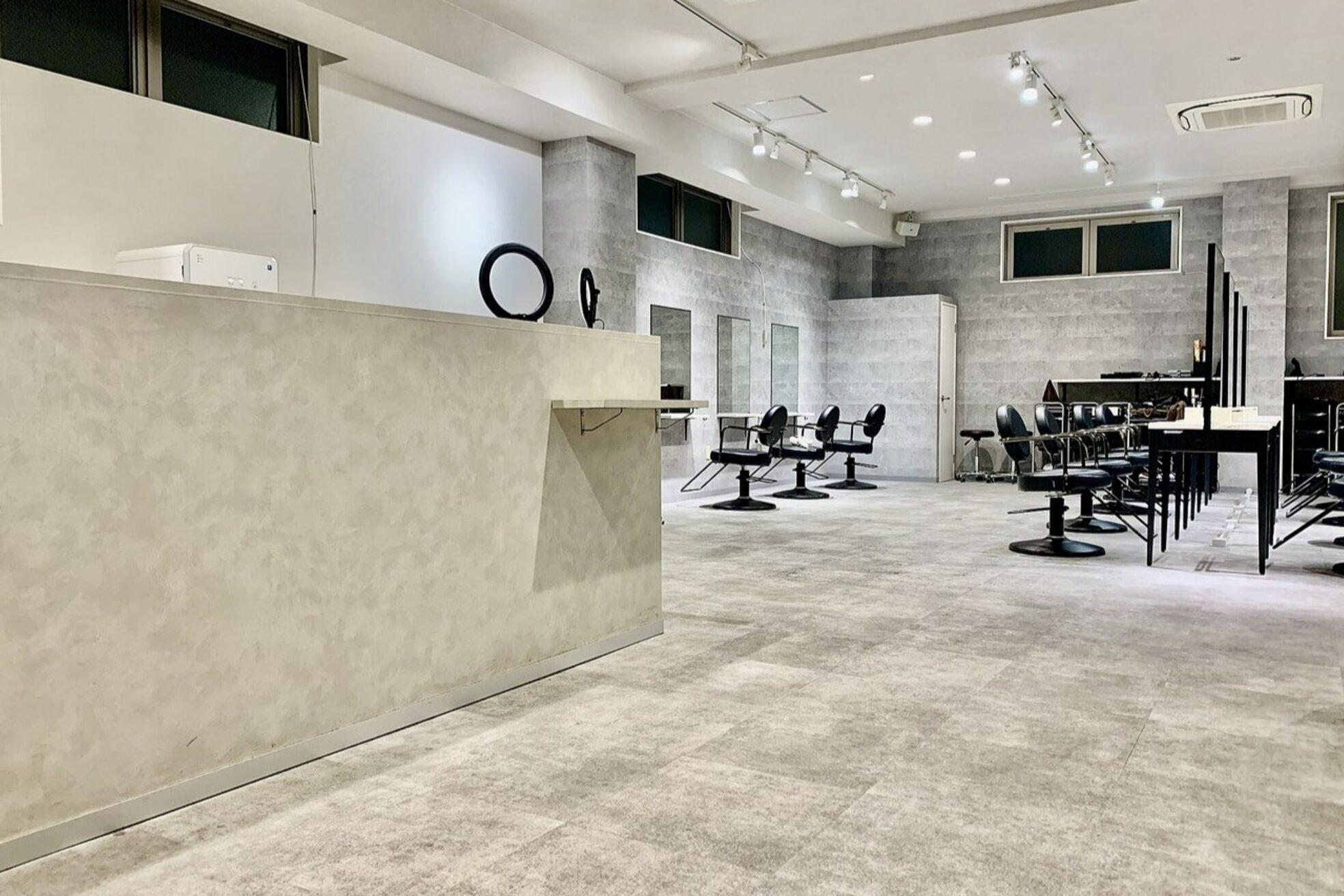 アンダーバーホワイト 天神店(_WHITE)3