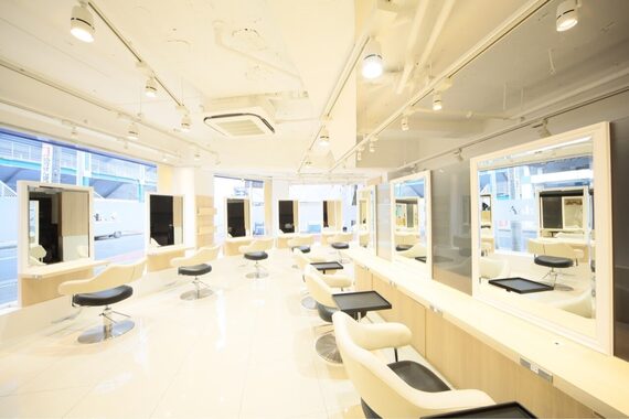 アッシュ 二俣川北口店(Ash)