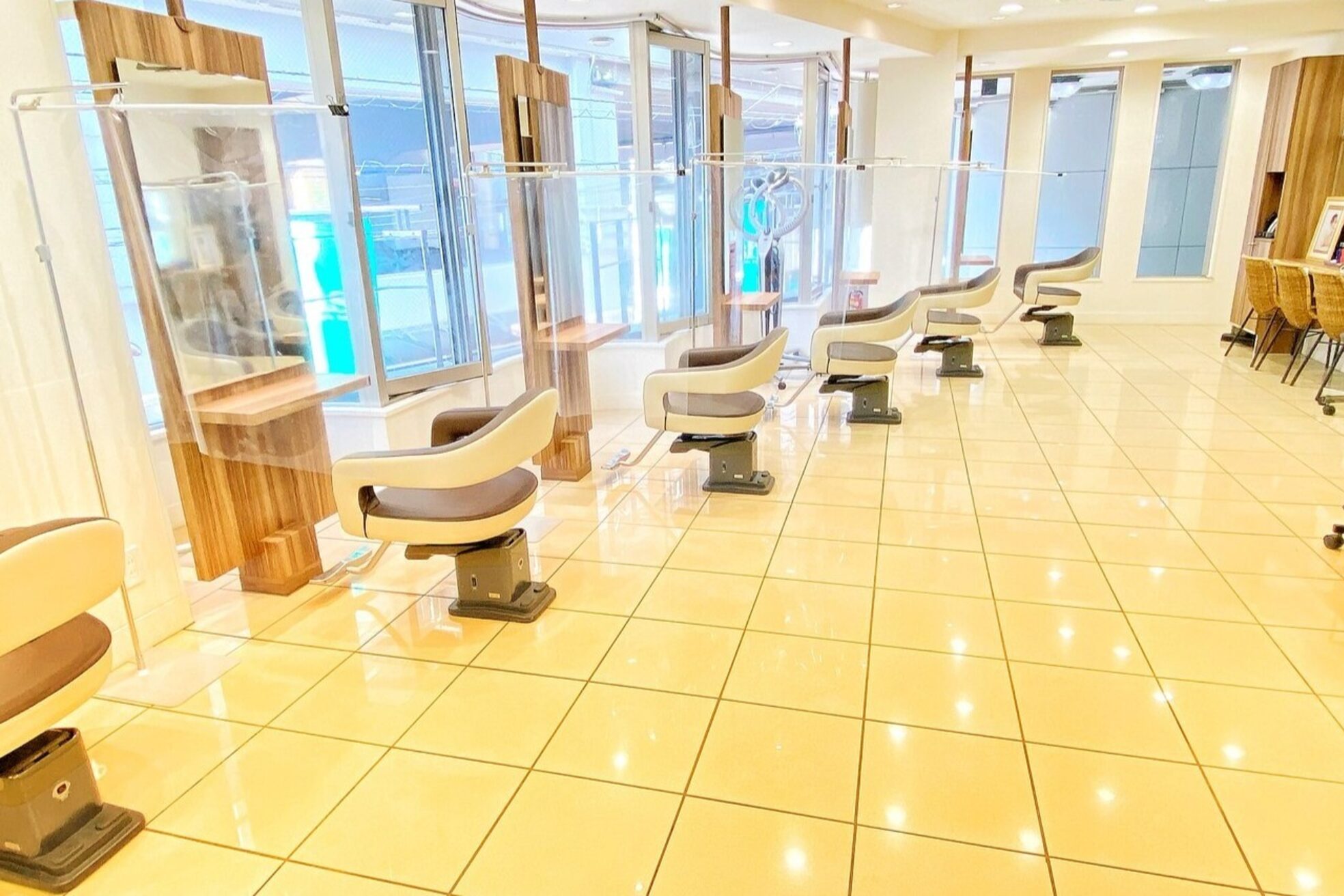 アッシュ 学芸大学店(Ash)1