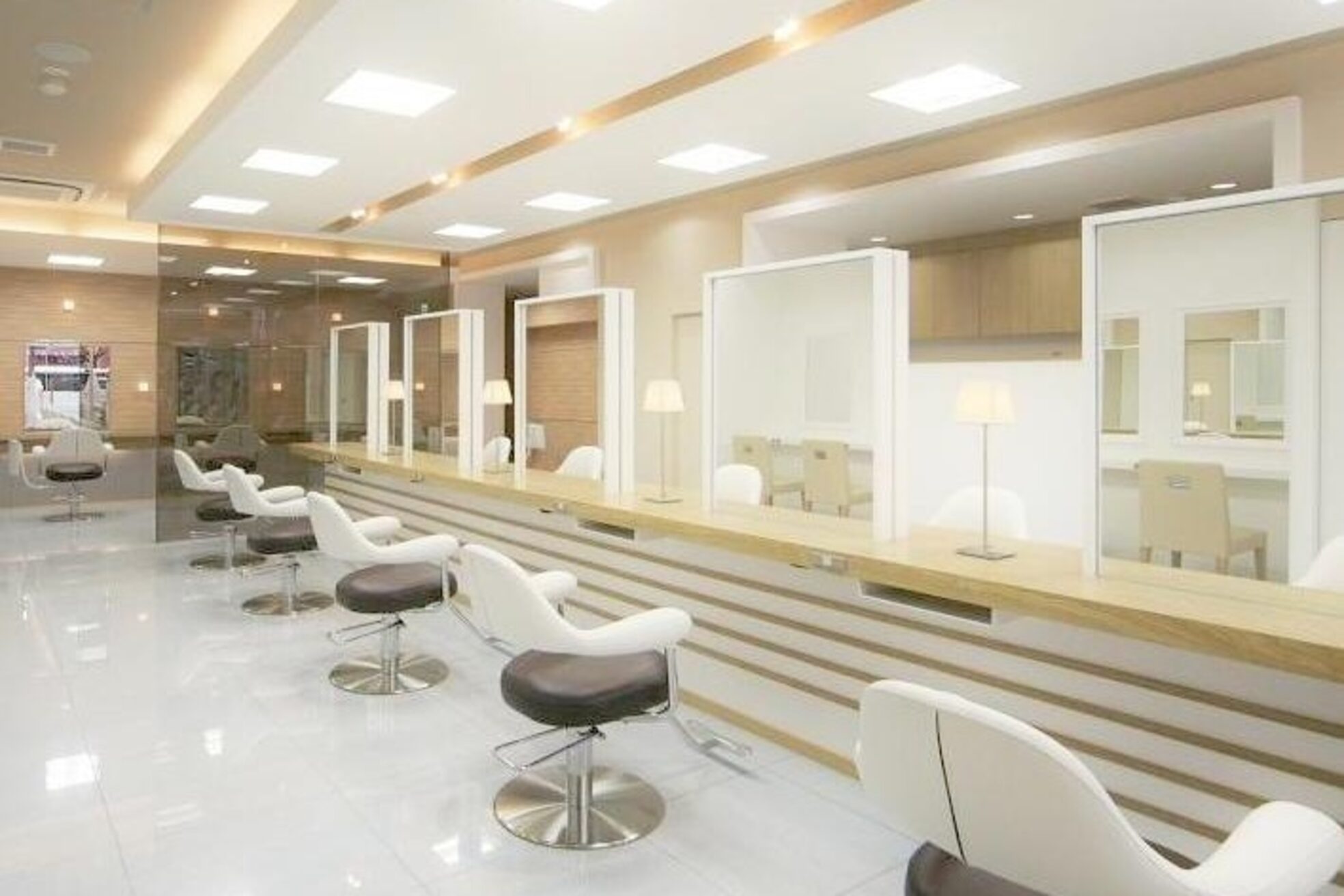 アッシュ 桜木町店(Ash)1
