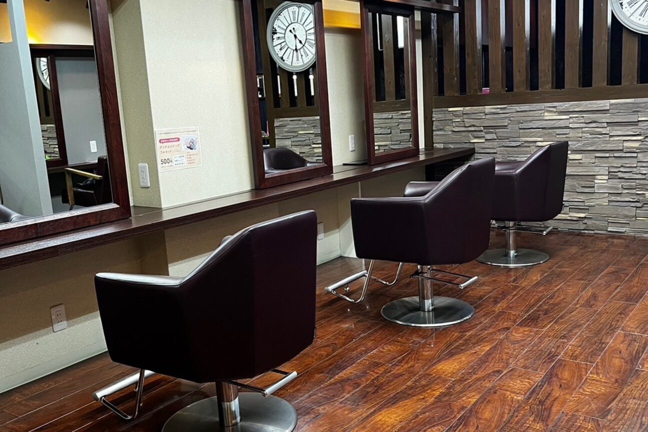 カラープラス山科店（株式会社　Ｙ’ＳＫ．ＤＯＢ）画像1