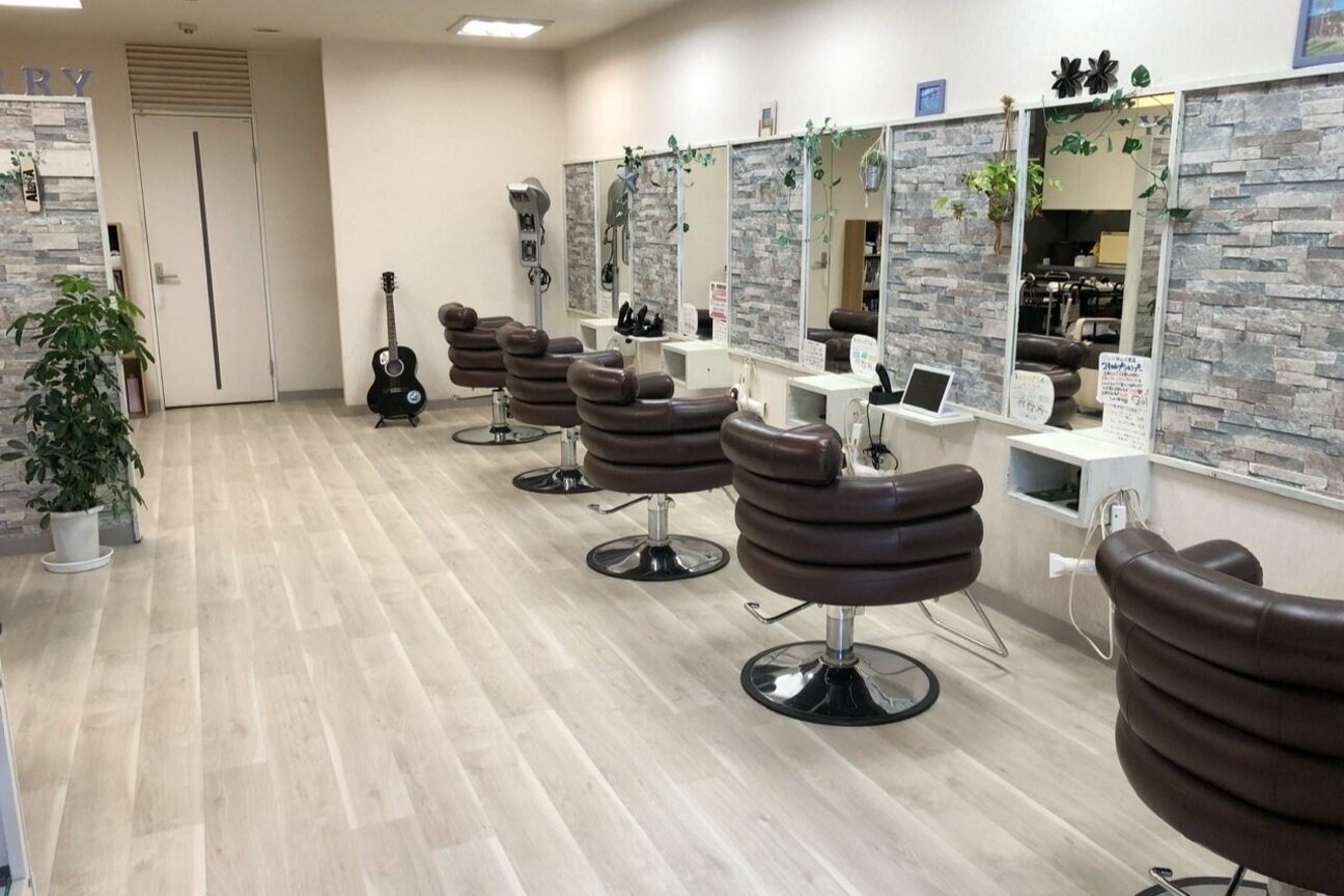 hairs BERRY（ｈａｉｒｓ　ＢＥＲＲＹ　伏見桃山店）画像1