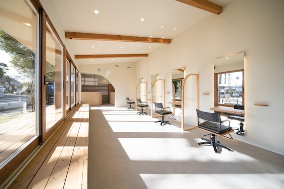 ウトウトヘア(UTUT HAIRE)