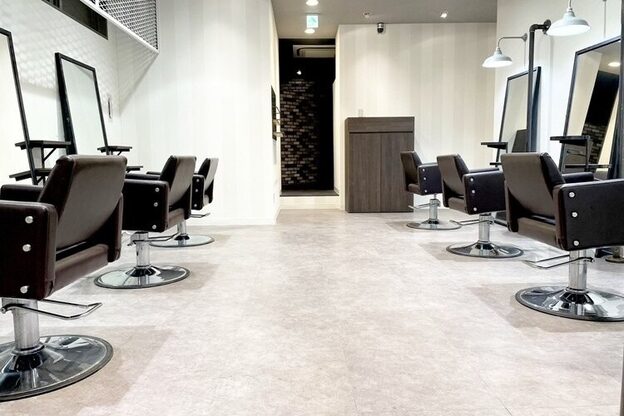 エリス 四条烏丸店(ELIS)1