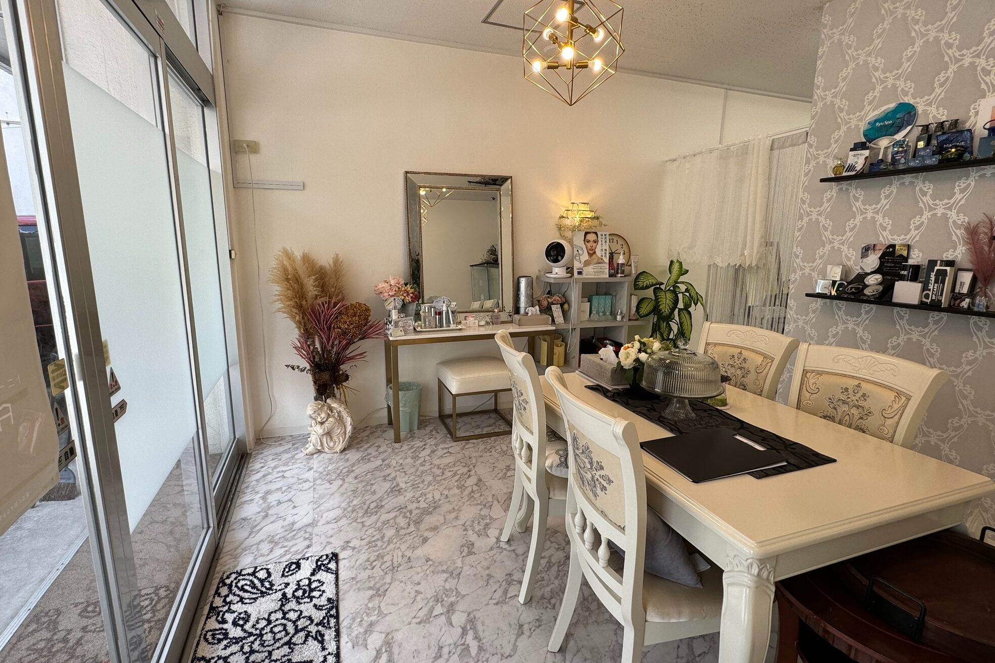 ティースキンサロンオキナワ(T-skin salon Okinawa)1