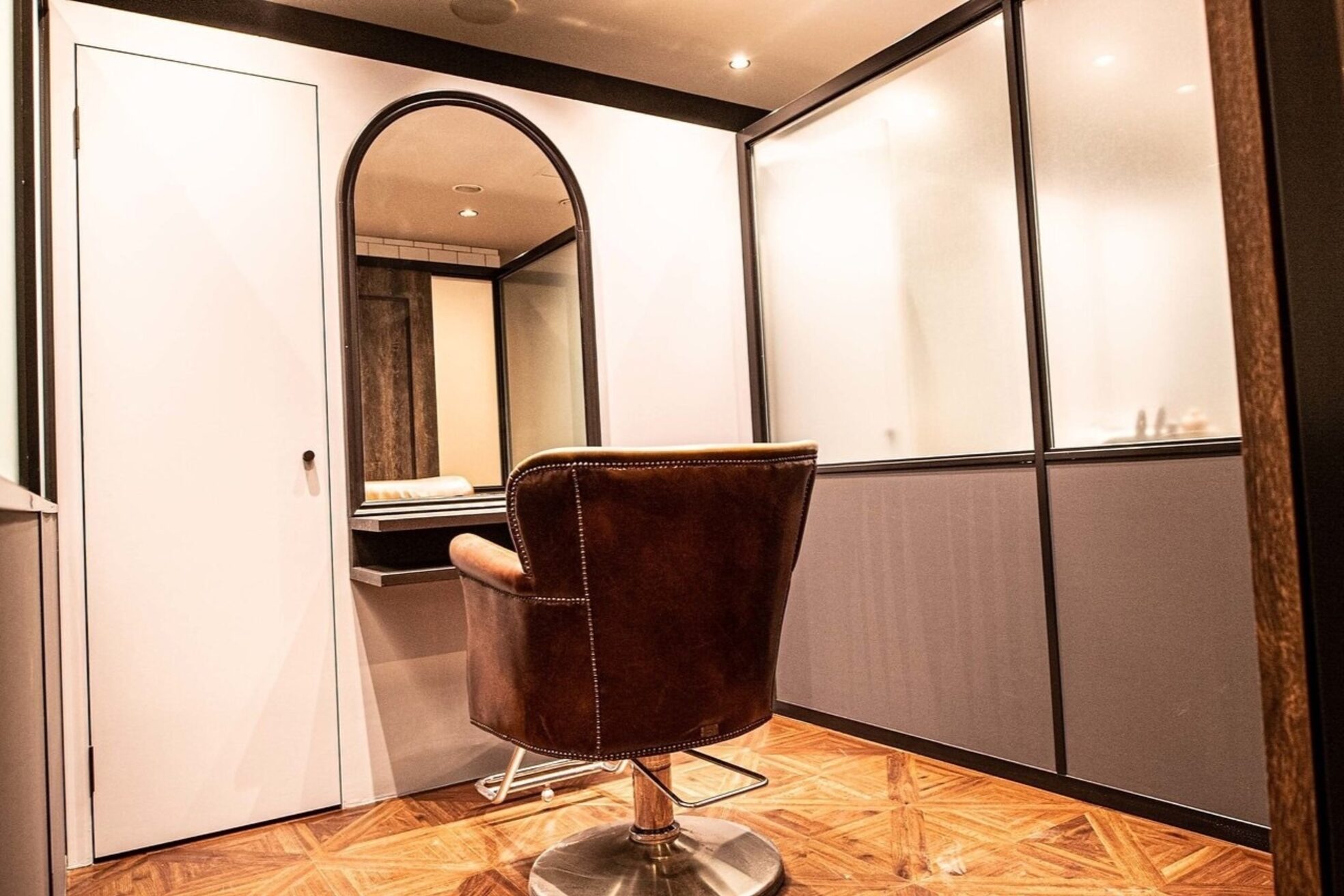 ミラレスカ 栄(MIRA RESCA)3