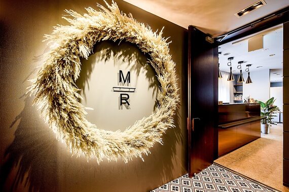 ミラレスカ 栄(MIRA RESCA)